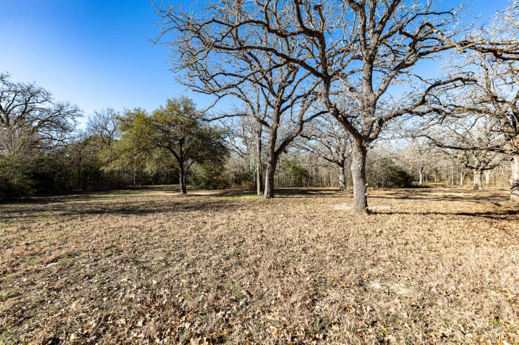 2915 CR 354, Gonzales, TX — public listing photo 31