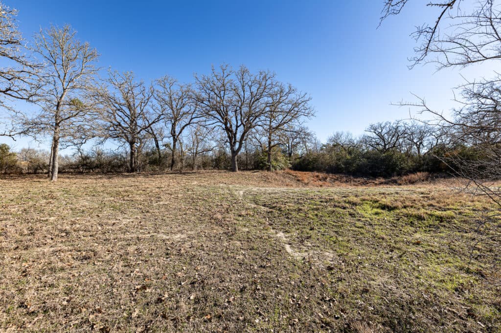 2915 CR 354, Gonzales, TX — public listing photo 36