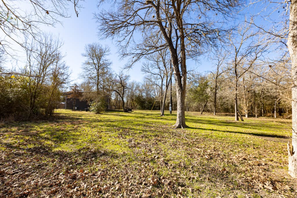 2915 CR 354, Gonzales, TX — public listing photo 38