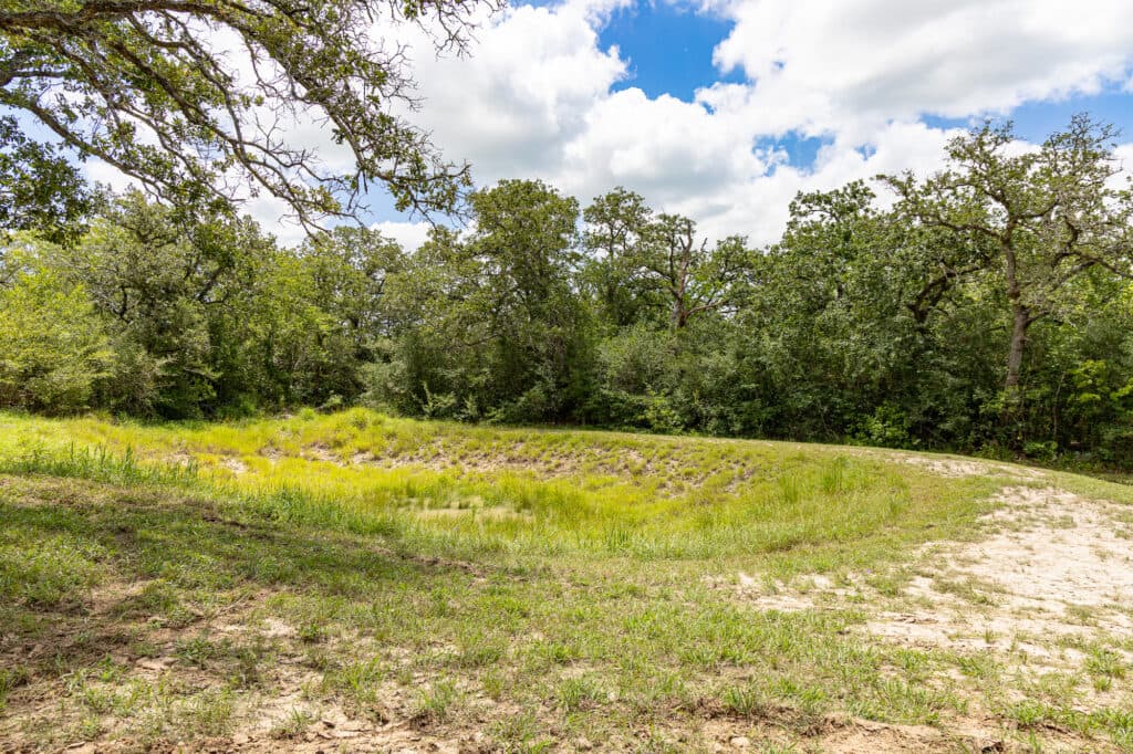 2915 CR 354, Gonzales, TX — public listing photo 41