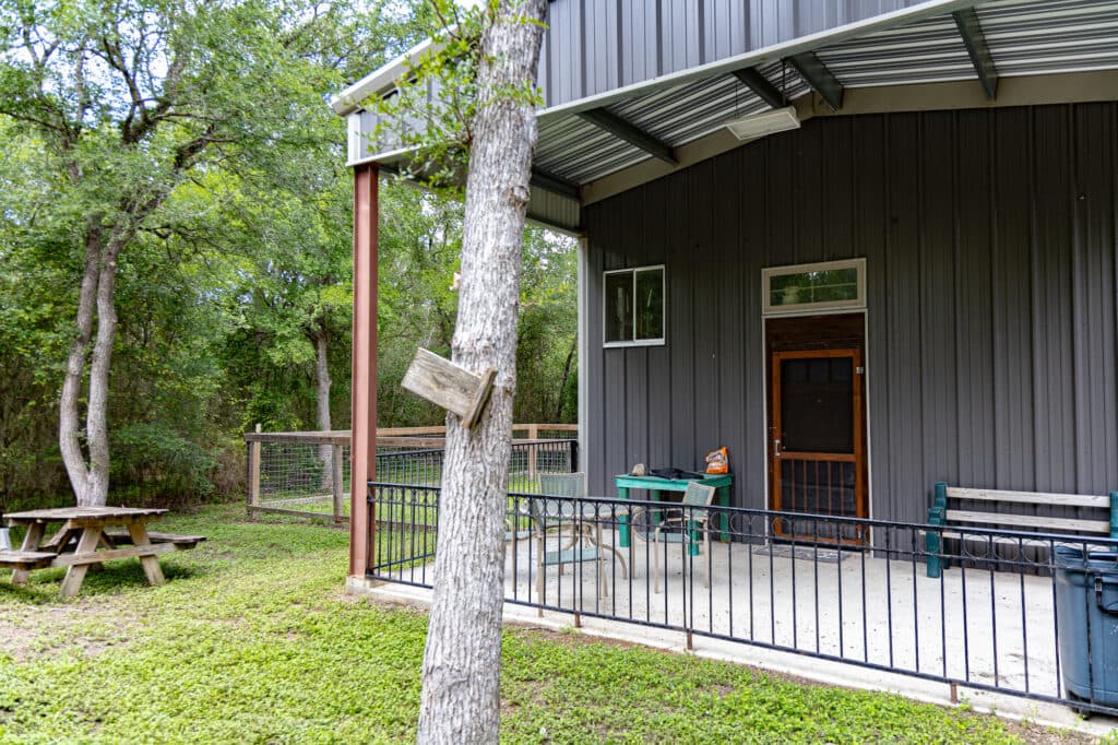 2915 CR 354, Gonzales, TX — public listing photo 43