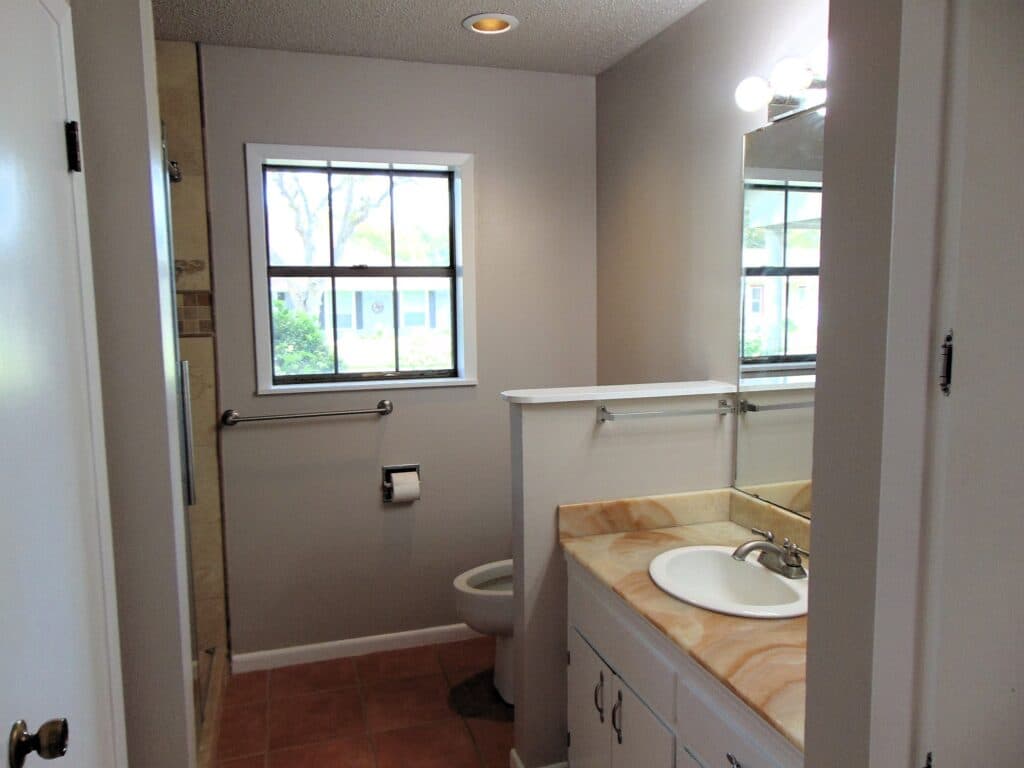 306 N Ave G, Shiner — public listing photo 16