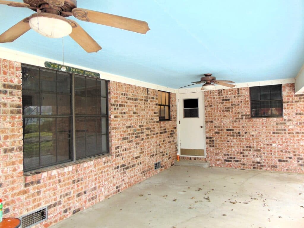 306 N Ave G, Shiner — public listing photo 22