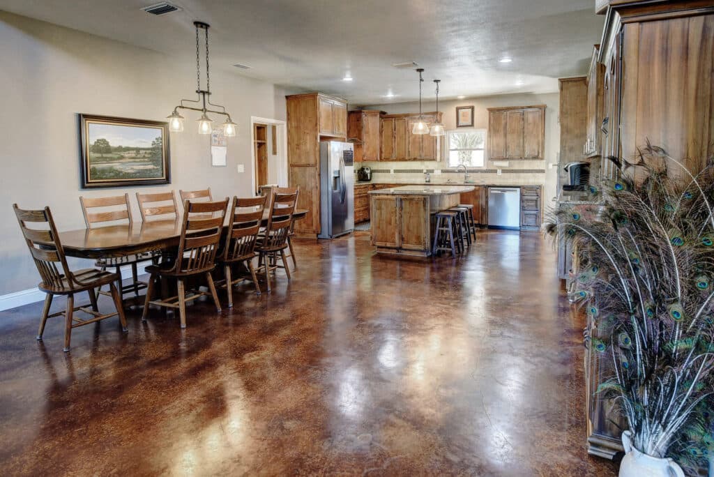 321 CR 351a, Shiner Tx — public listing photo 9