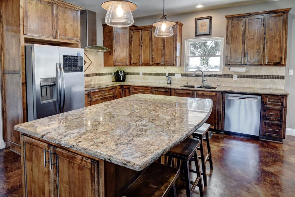 321 CR 351a, Shiner Tx — public listing photo 12