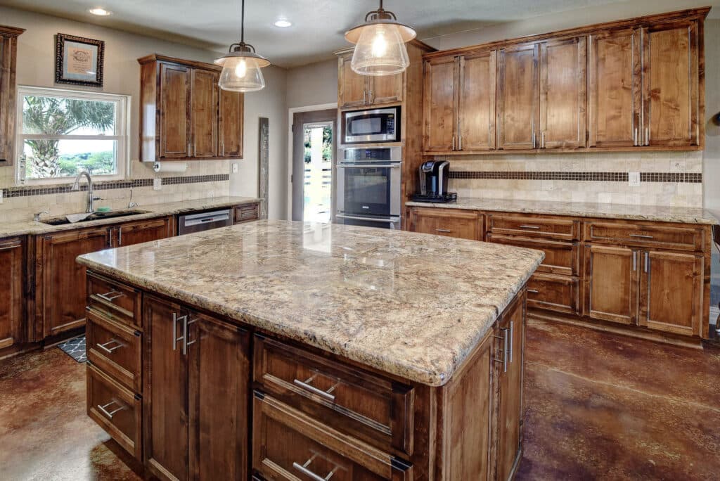321 CR 351a, Shiner Tx — public listing photo 13
