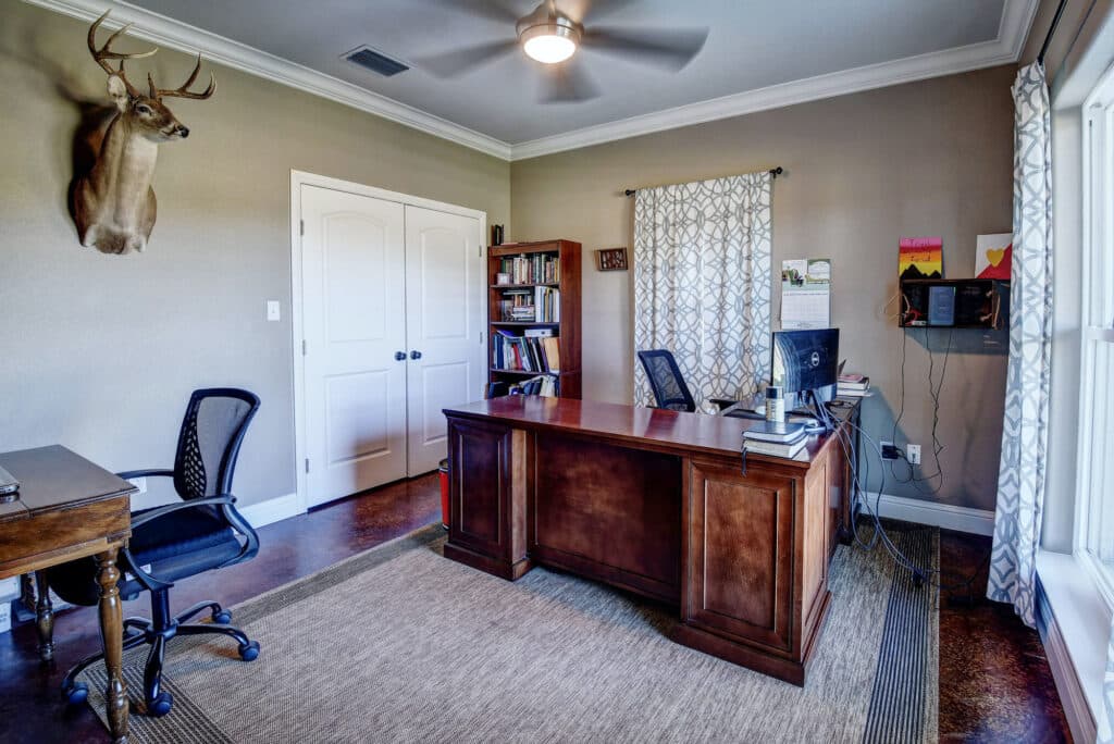 321 CR 351a, Shiner Tx — public listing photo 15