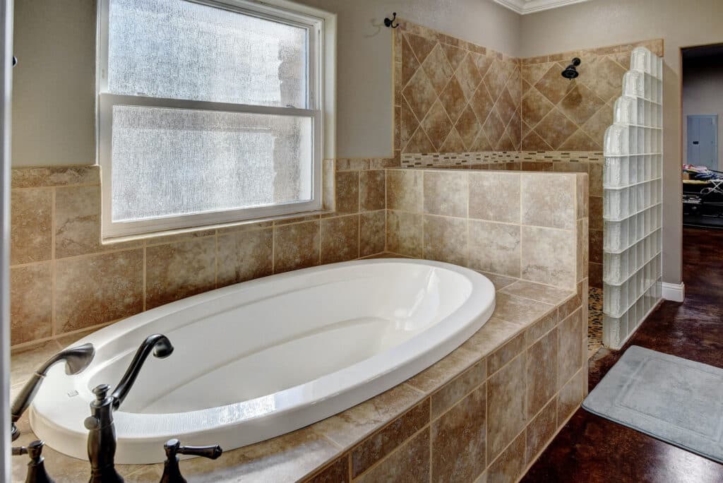 321 CR 351a, Shiner Tx — public listing photo 18