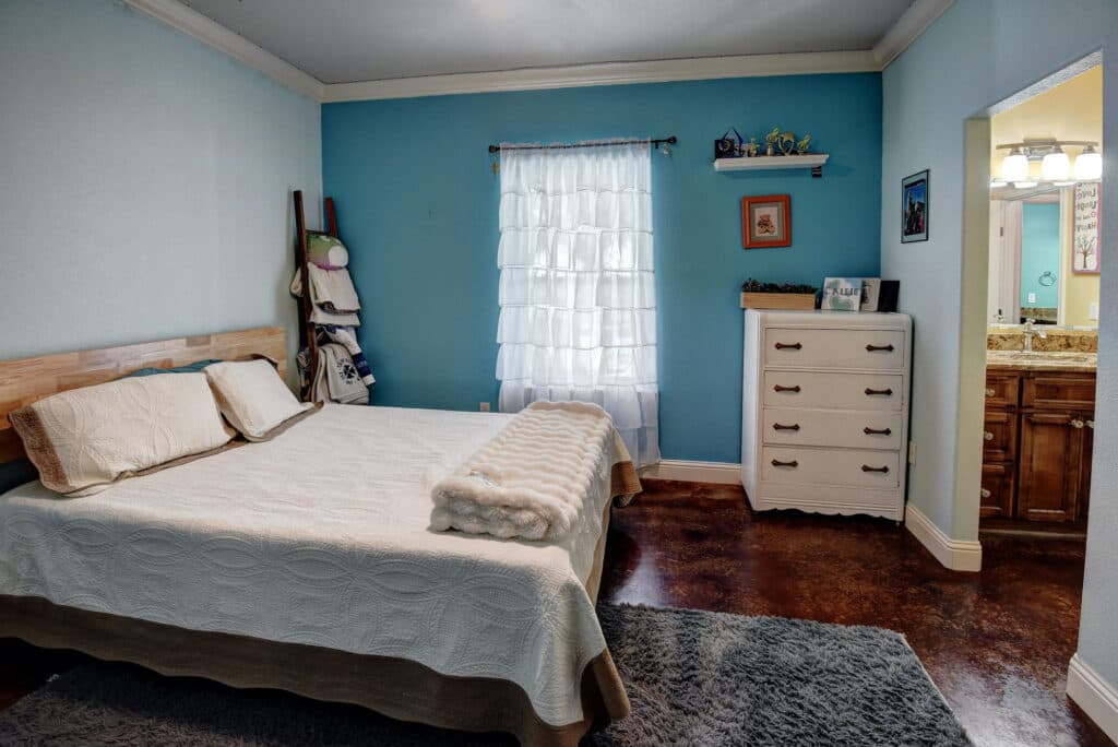 321 CR 351a, Shiner Tx — public listing photo 20