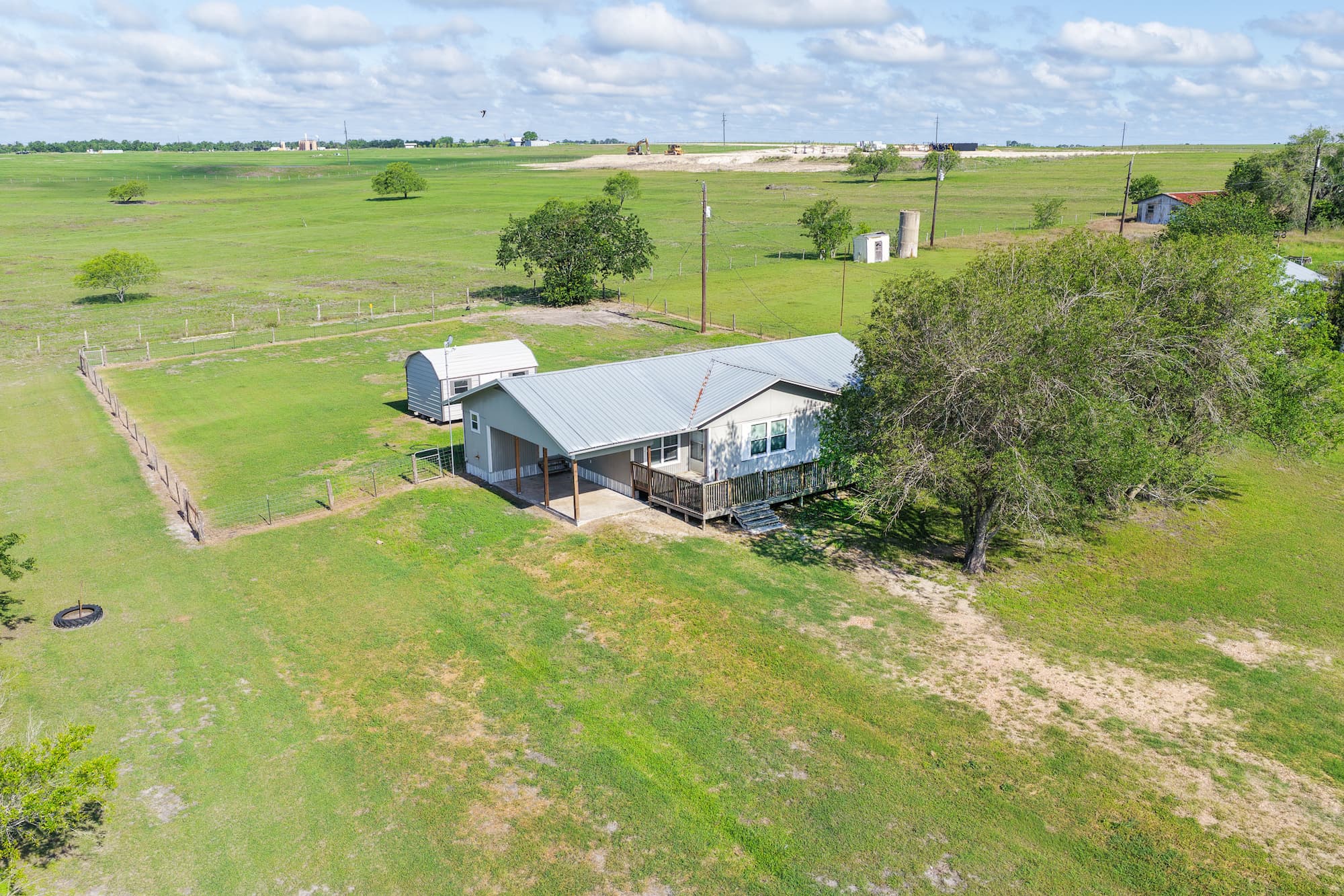 3300 State Highway 95, Shiner, Texas 77984 — public listing photo 4