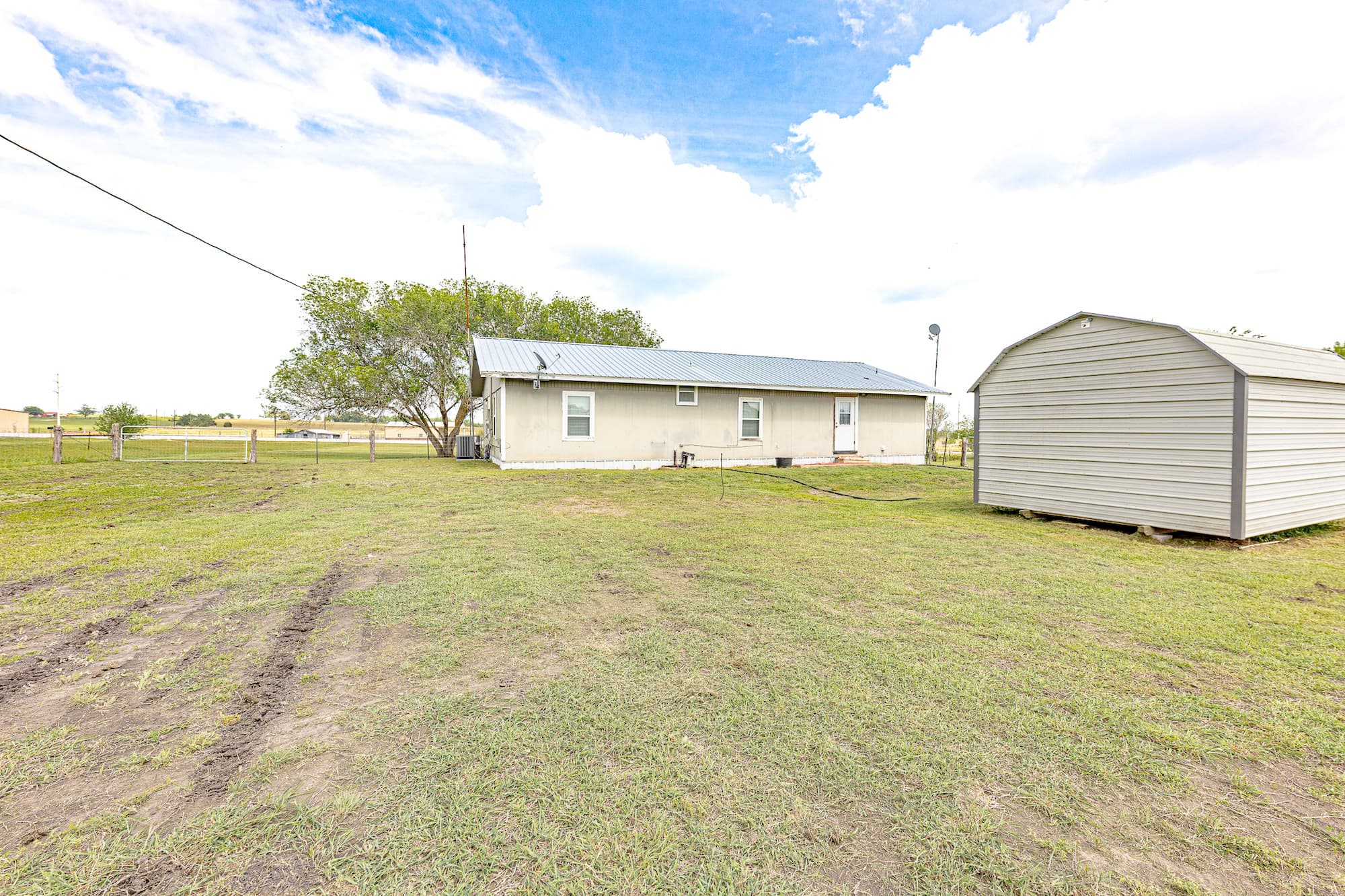3300 State Highway 95, Shiner, Texas 77984 — public listing photo 23