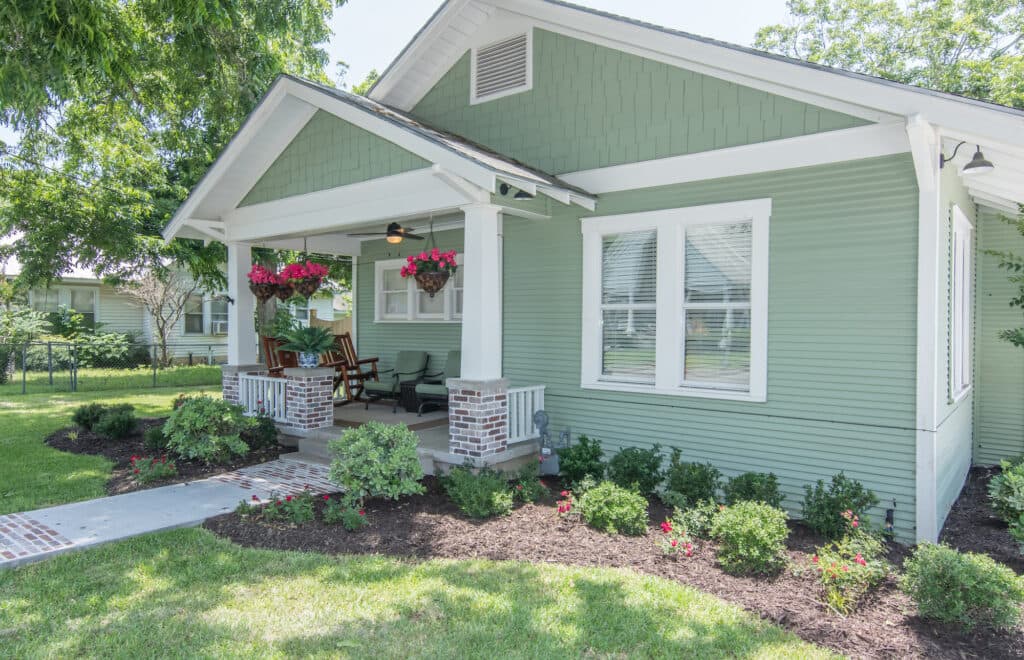 410 N Ave D, Shiner — public listing photo 5