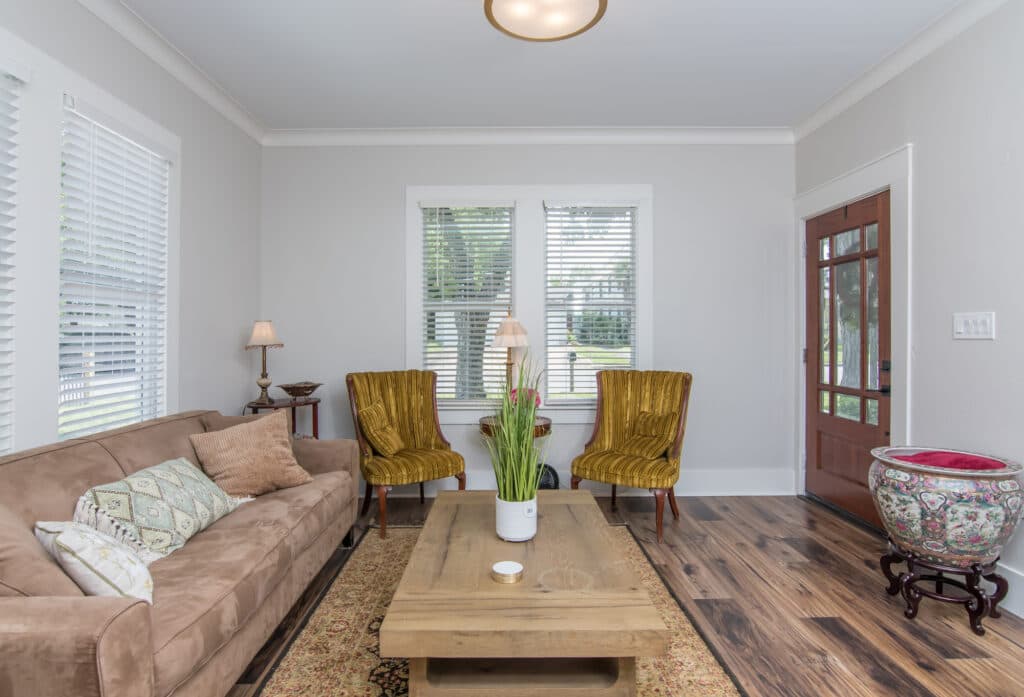 410 N Ave D, Shiner — public listing photo 11