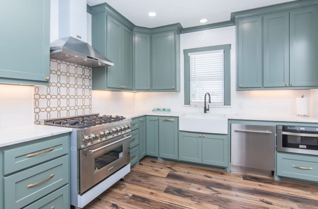 410 N Ave D, Shiner — public listing photo 17
