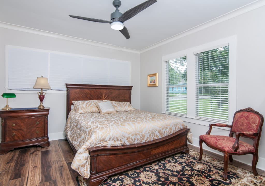 410 N Ave D, Shiner — public listing photo 21
