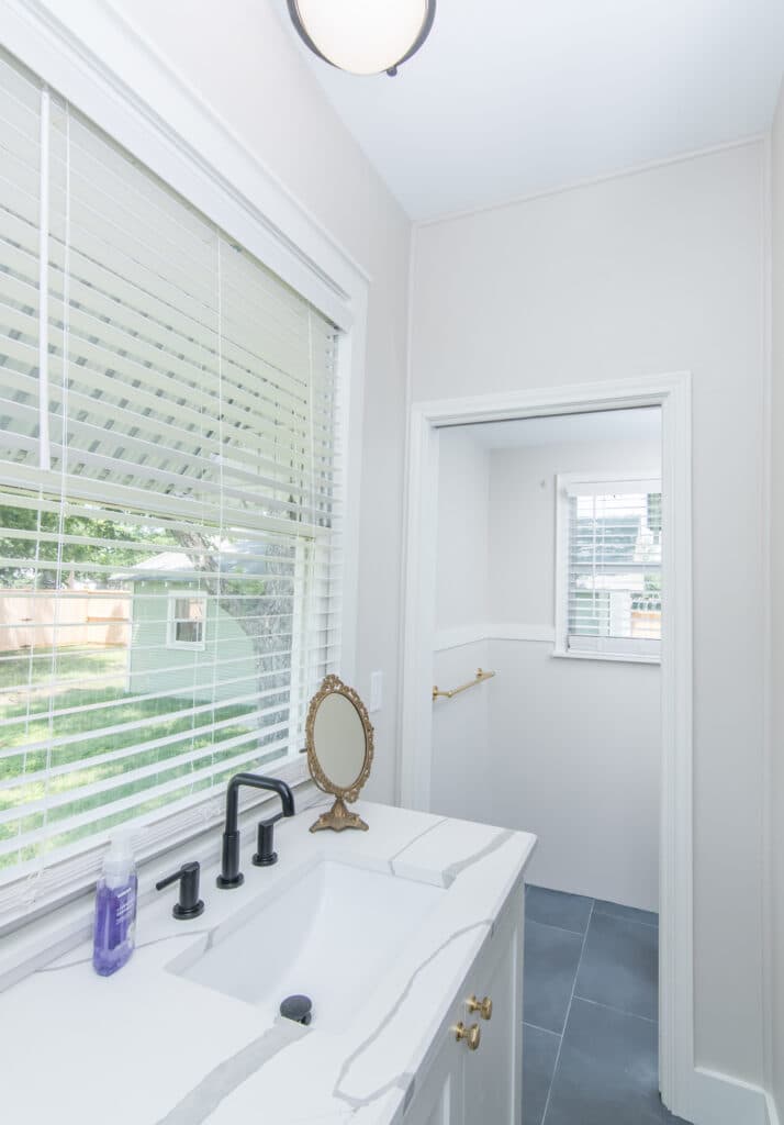 410 N Ave D, Shiner — public listing photo 33