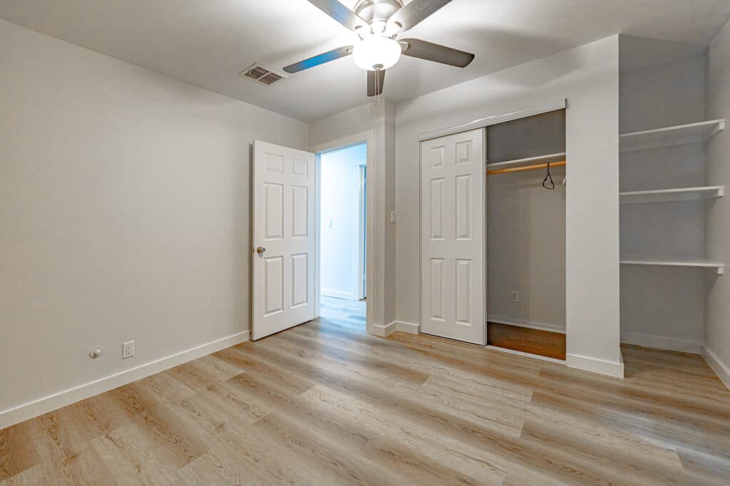 421 W. Runk St., Shiner, TX — public listing photo 13