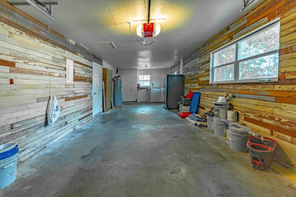 421 W. Runk St., Shiner, TX — public listing photo 15