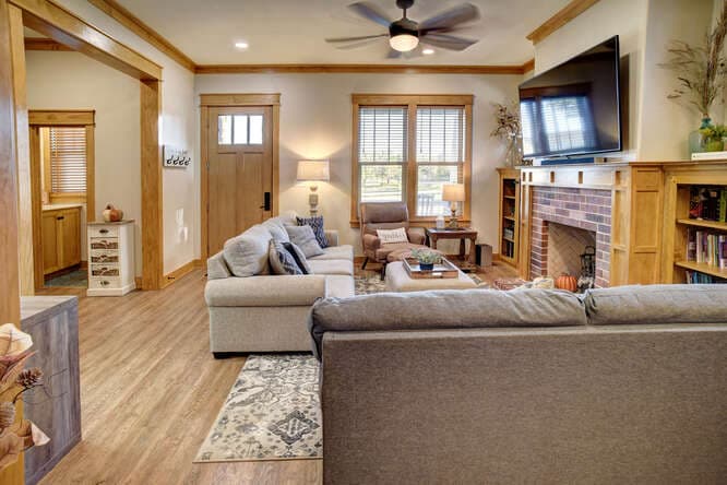 509 E. Wendel Street, Shiner, TX 77984 — public listing photo 3
