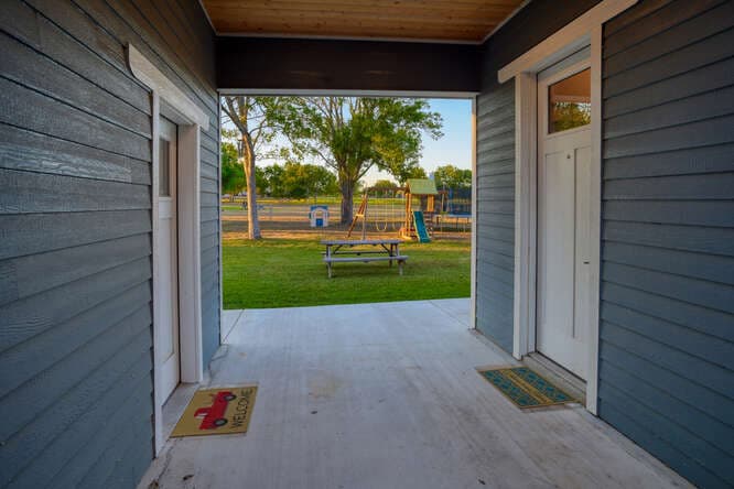 509 E. Wendel Street, Shiner, TX 77984 — public listing photo 25