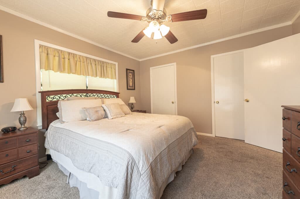 604 St. Ludmila St. Shiner — public listing photo 4