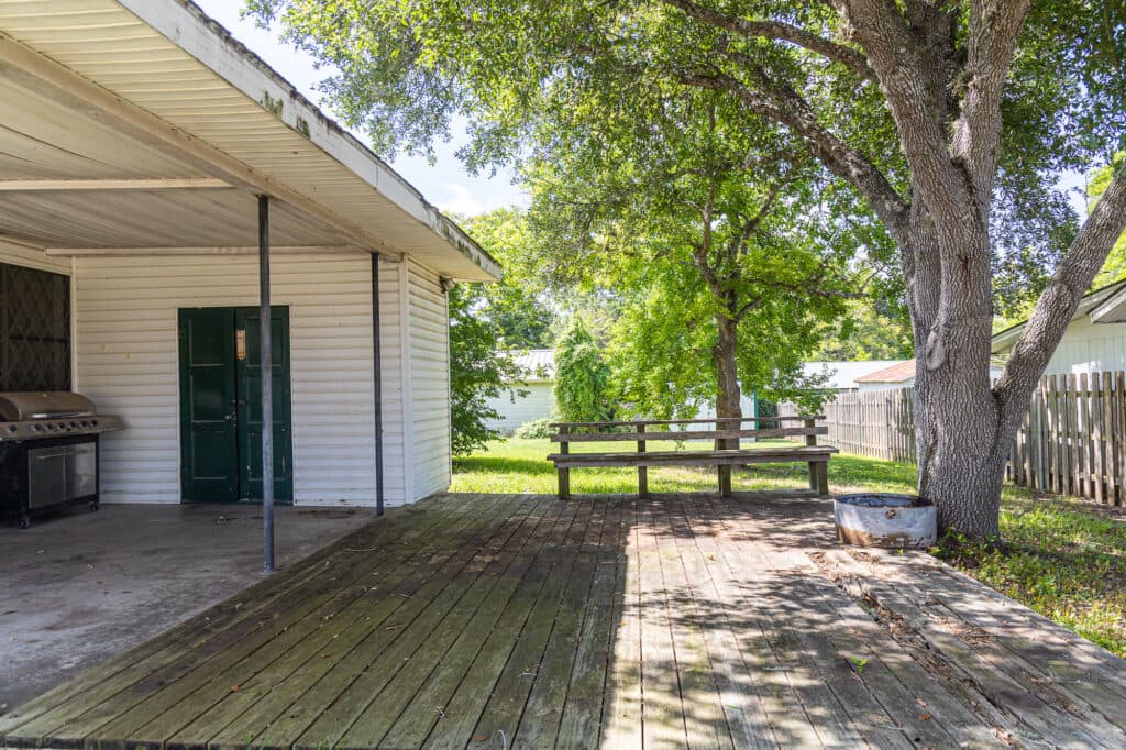 604 St. Ludmila St. Shiner — public listing photo 9