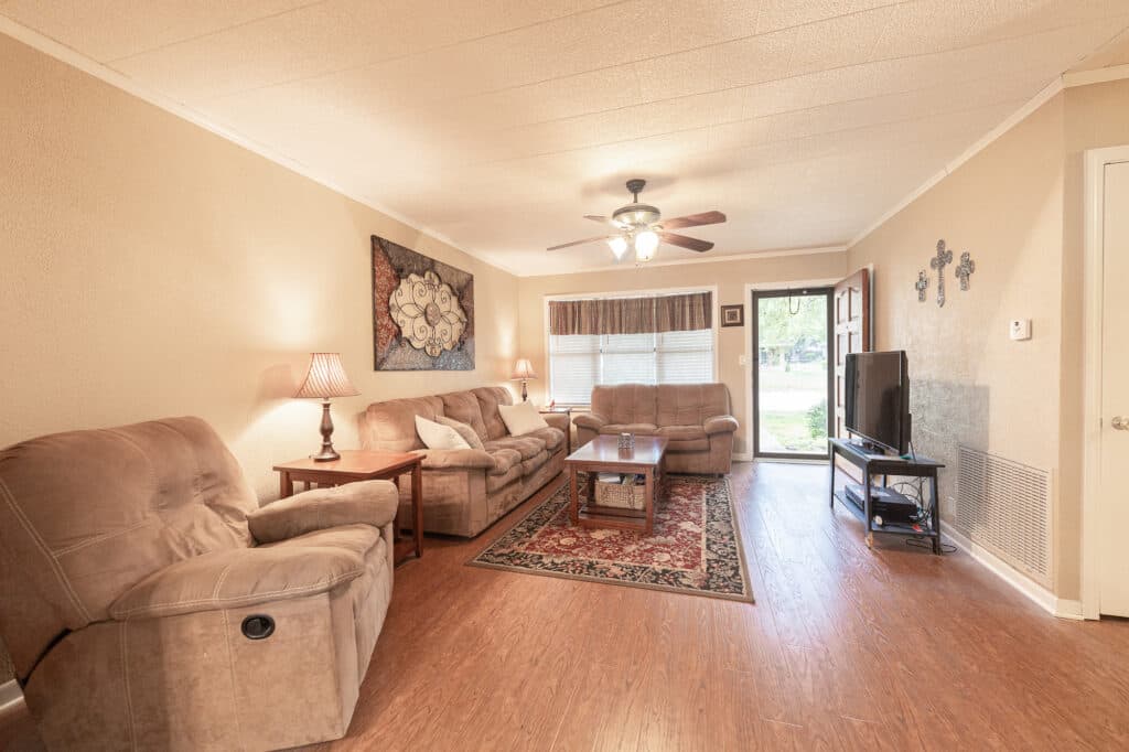 604 St. Ludmila St. Shiner — public listing photo 14
