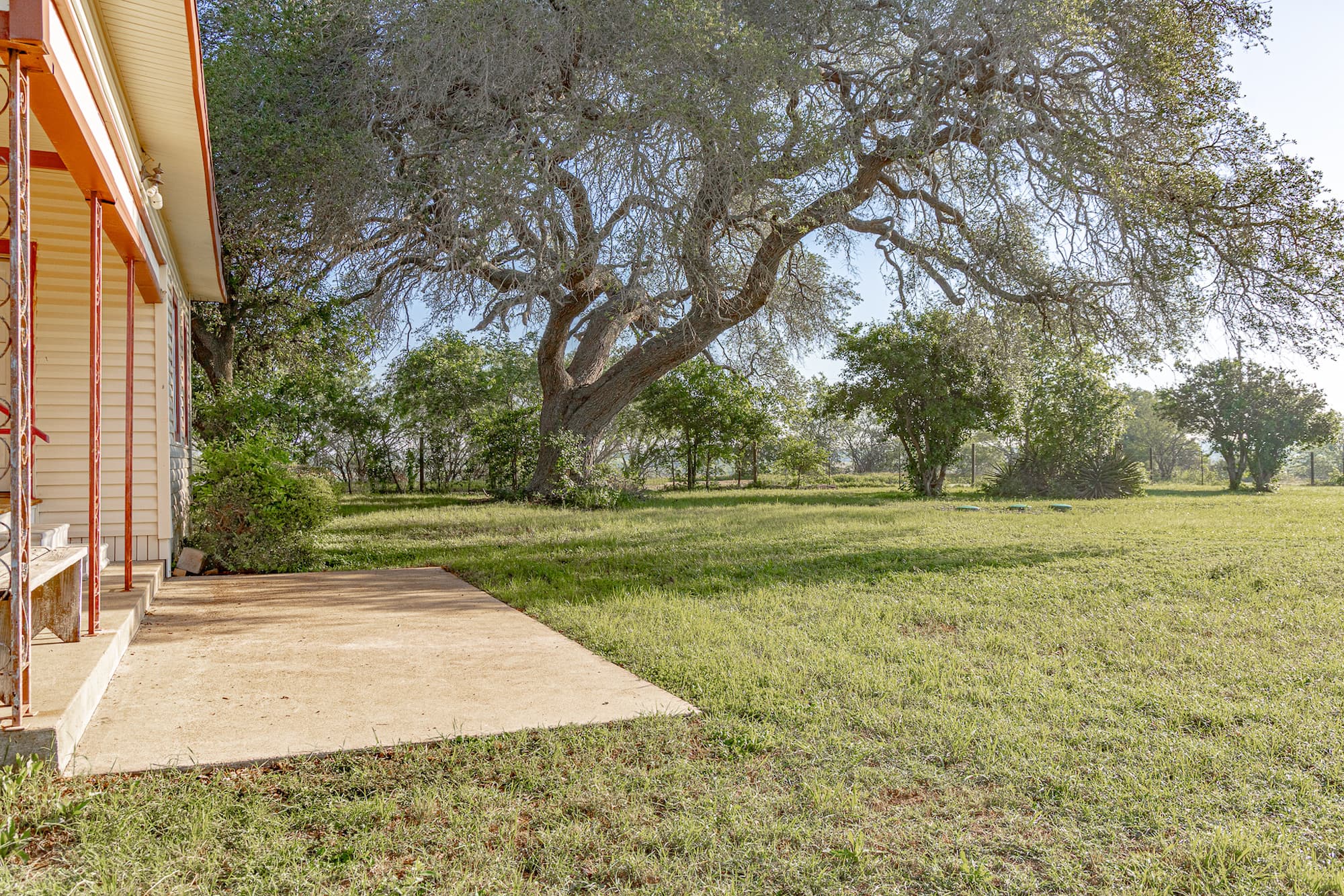 668 Fm 443, Yoakum, Texas, 77995-4865 DeWitt County — public listing photo 3