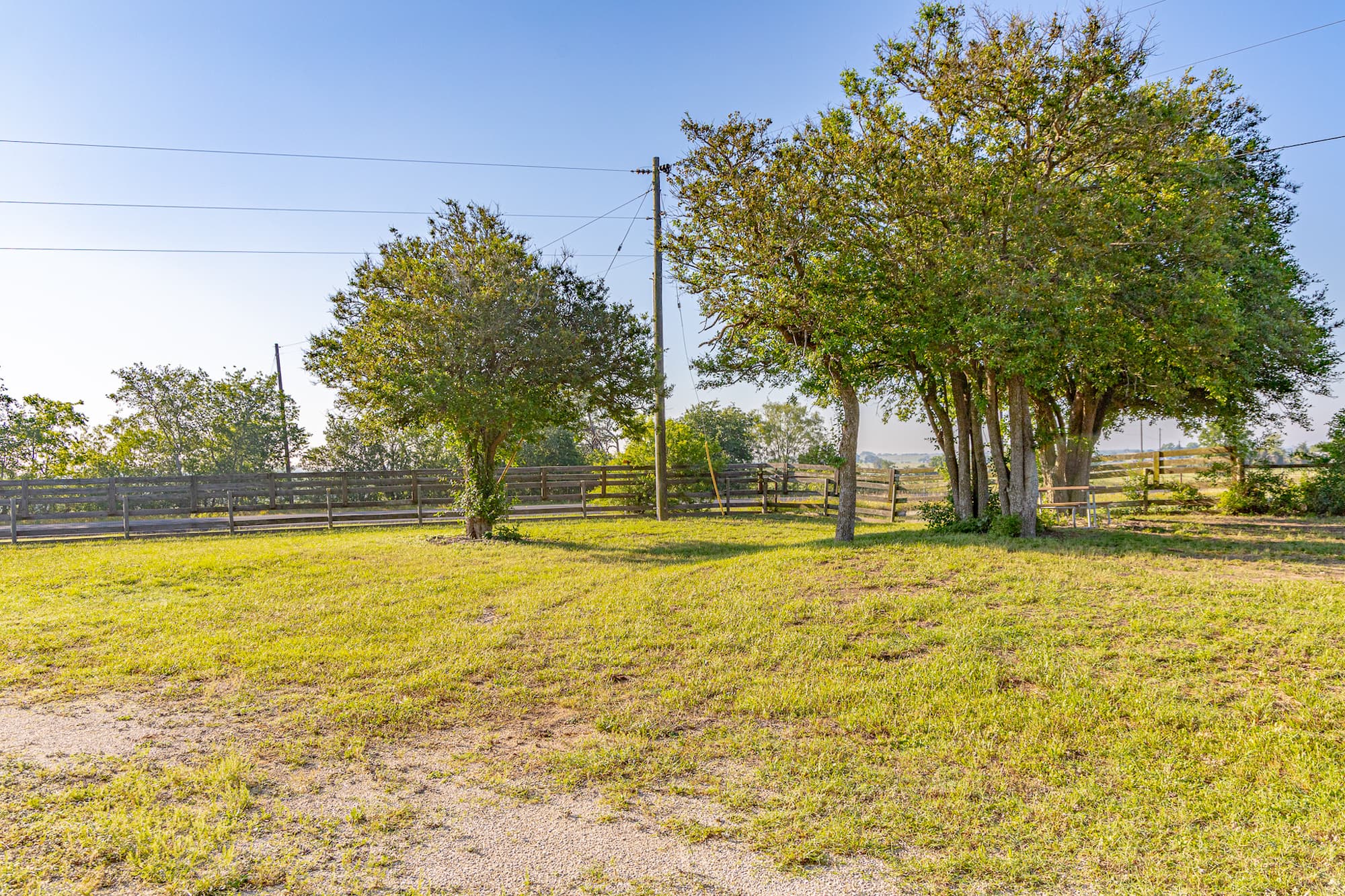 668 Fm 443, Yoakum, Texas, 77995-4865 DeWitt County — public listing photo 4