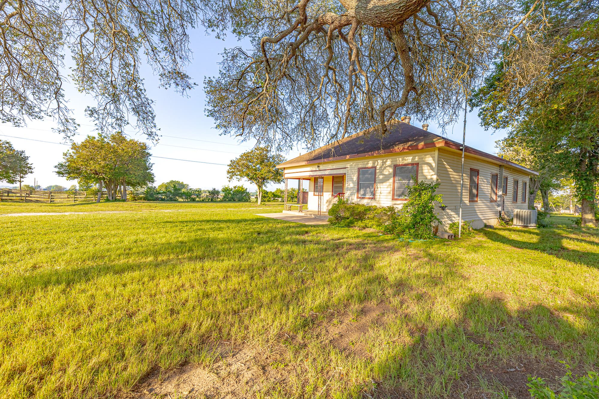 668 Fm 443, Yoakum, Texas, 77995-4865 DeWitt County — public listing photo 21