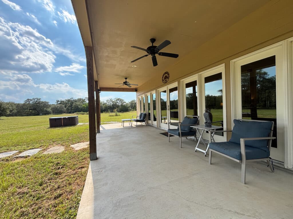 7121 CR 125, Hallettsville, TX — public listing photo 7