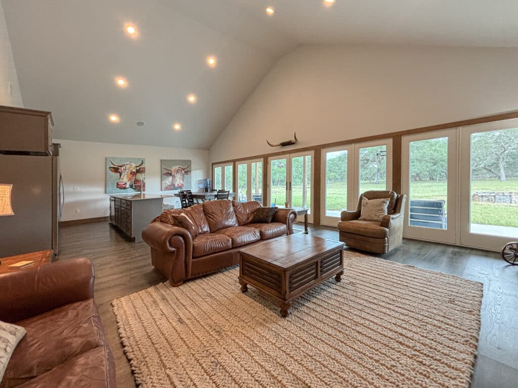 7121 CR 125, Hallettsville, TX — public listing photo 8