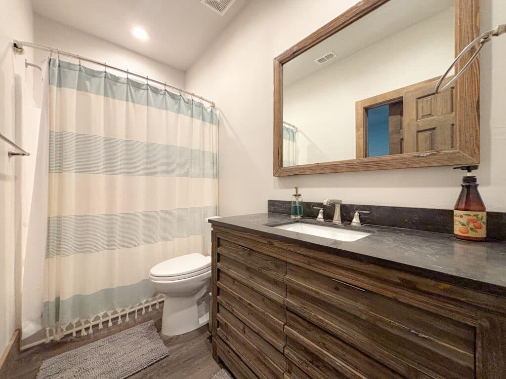 7121 CR 125, Hallettsville, TX — public listing photo 17