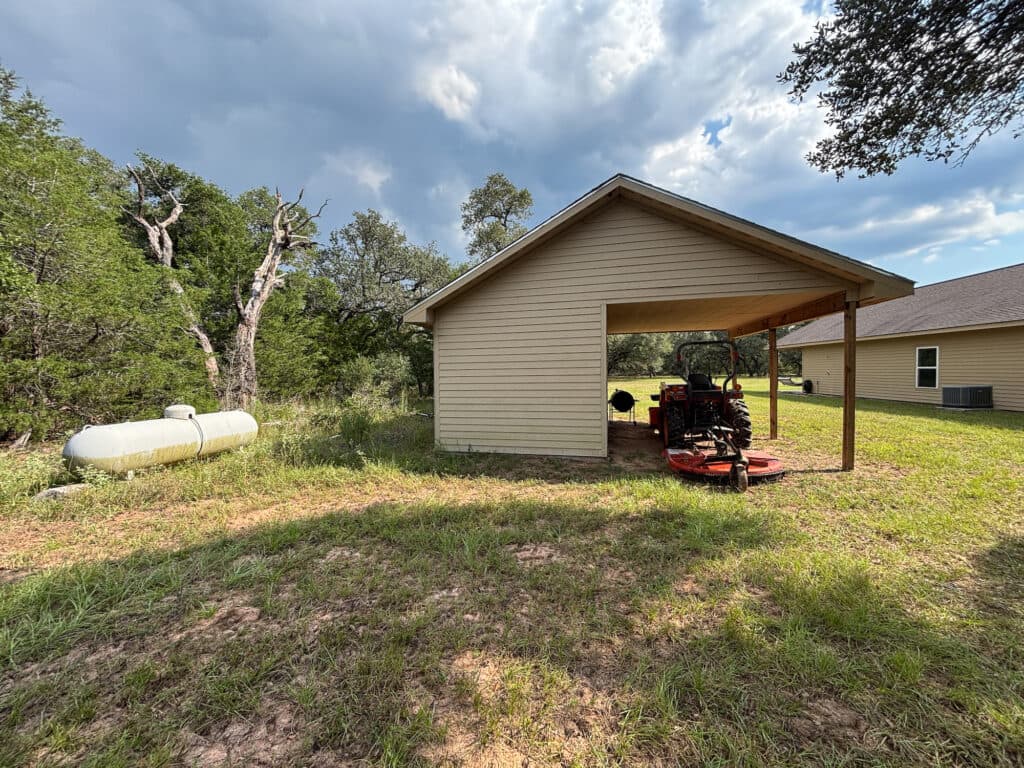 7121 CR 125, Hallettsville, TX — public listing photo 27