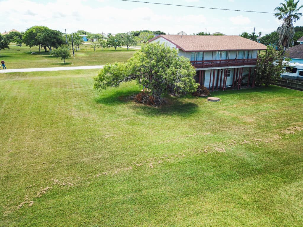 766 Bayview, Palacios Texas — public listing photo 3