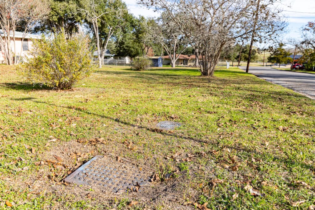 000 N. Ave C (Corner of N. Ave C & 1st Street), Shiner — public listing photo 7