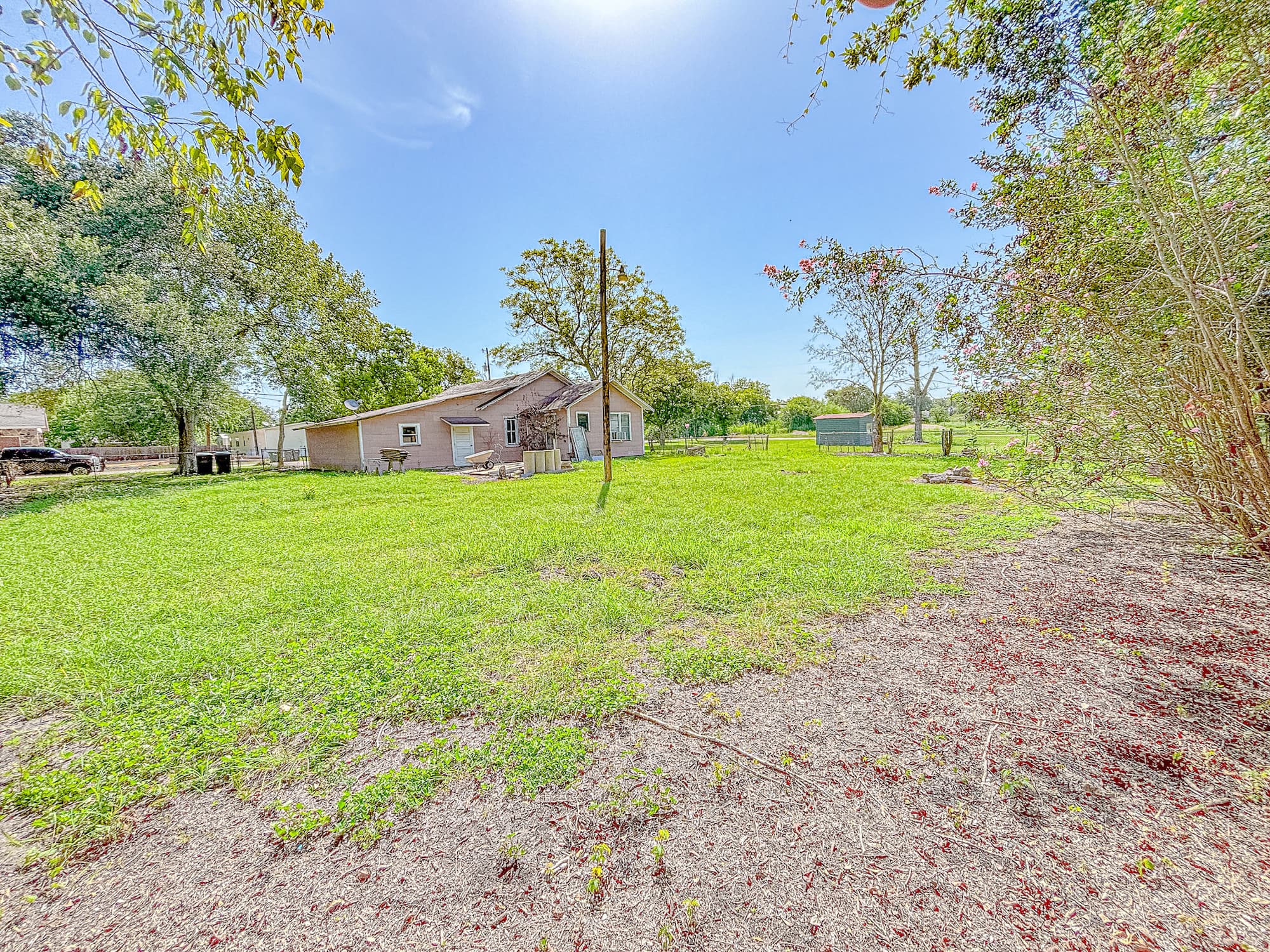 810 N Ave H, Shiner, TX 77984 — public listing photo 6