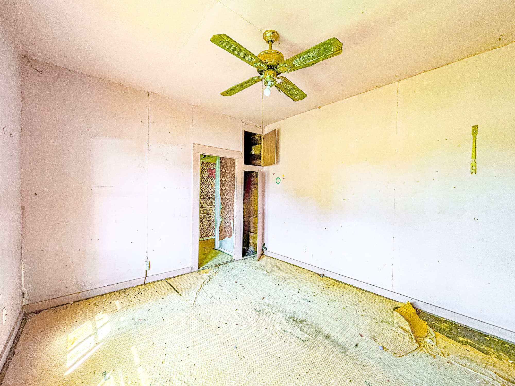 810 N Ave H, Shiner, TX 77984 — public listing photo 8