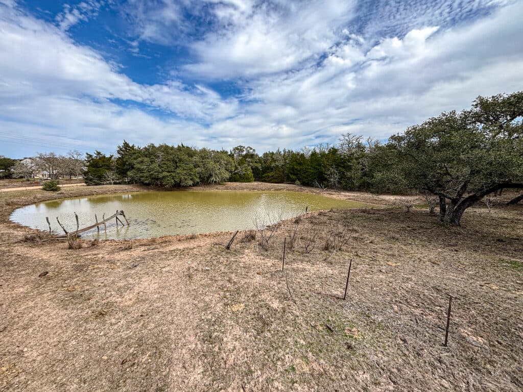 819 CR 152, Hallettsville, TX — public listing photo 2