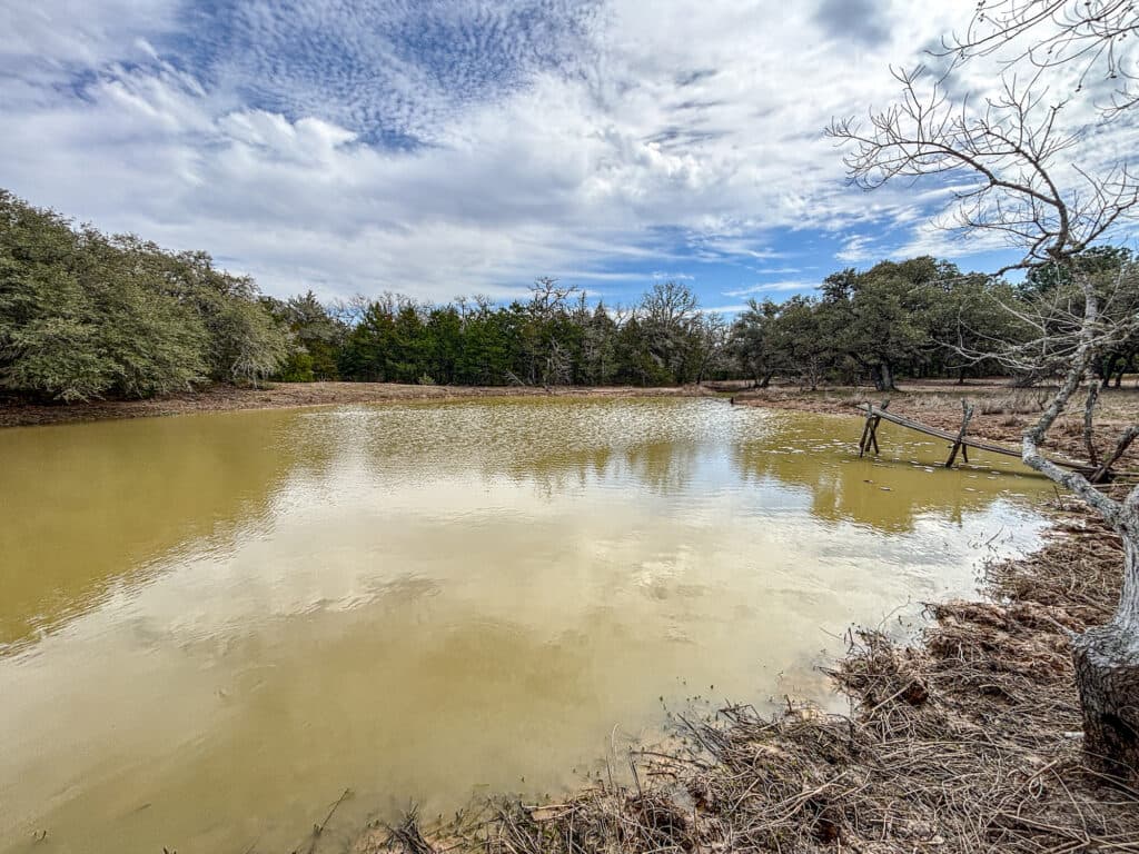 819 CR 152, Hallettsville, TX — public listing photo 3