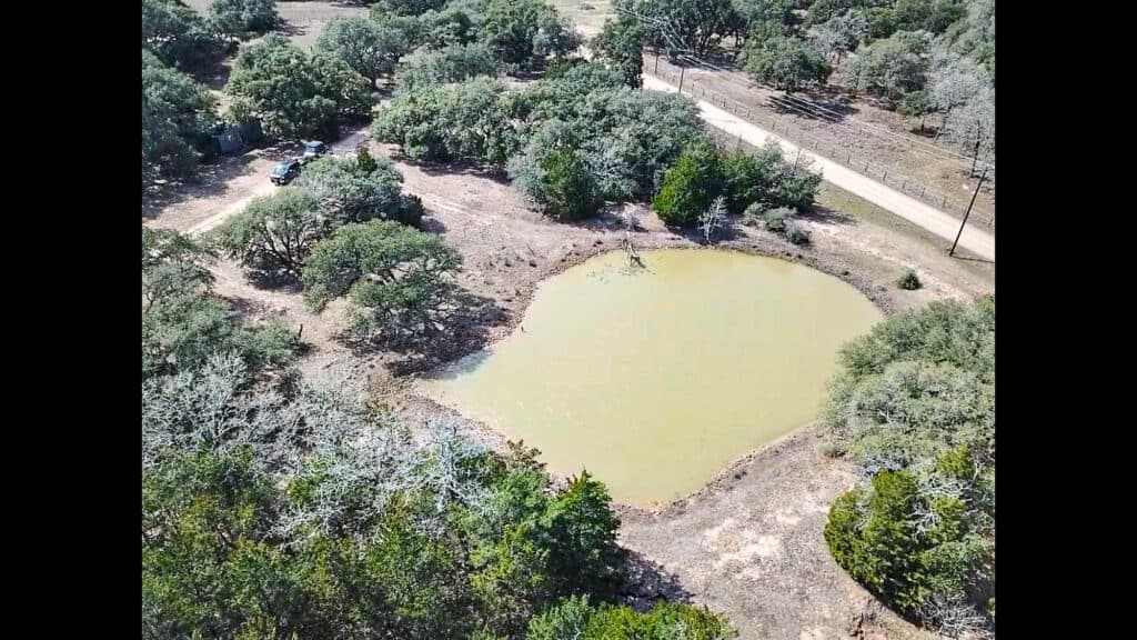 819 CR 152, Hallettsville, TX — public listing photo 6