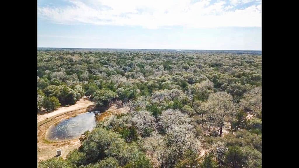 819 CR 152, Hallettsville, TX — public listing photo 15