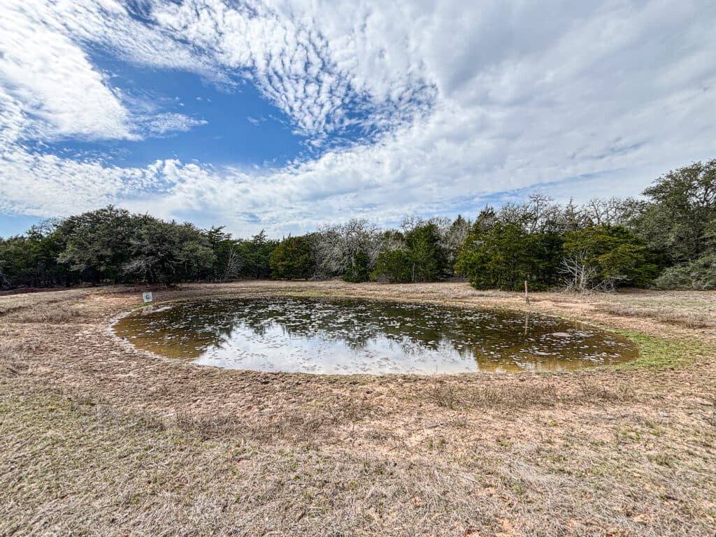 819 CR 152, Hallettsville, TX — public listing photo 16