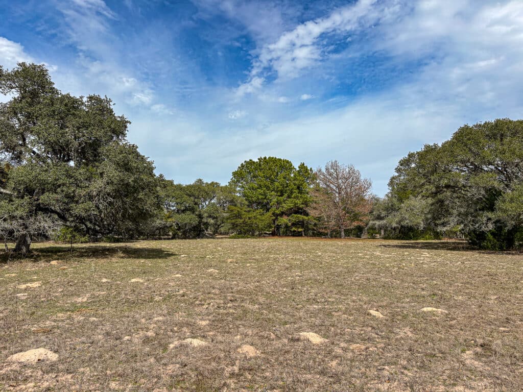 819 CR 152, Hallettsville, TX — public listing photo 22