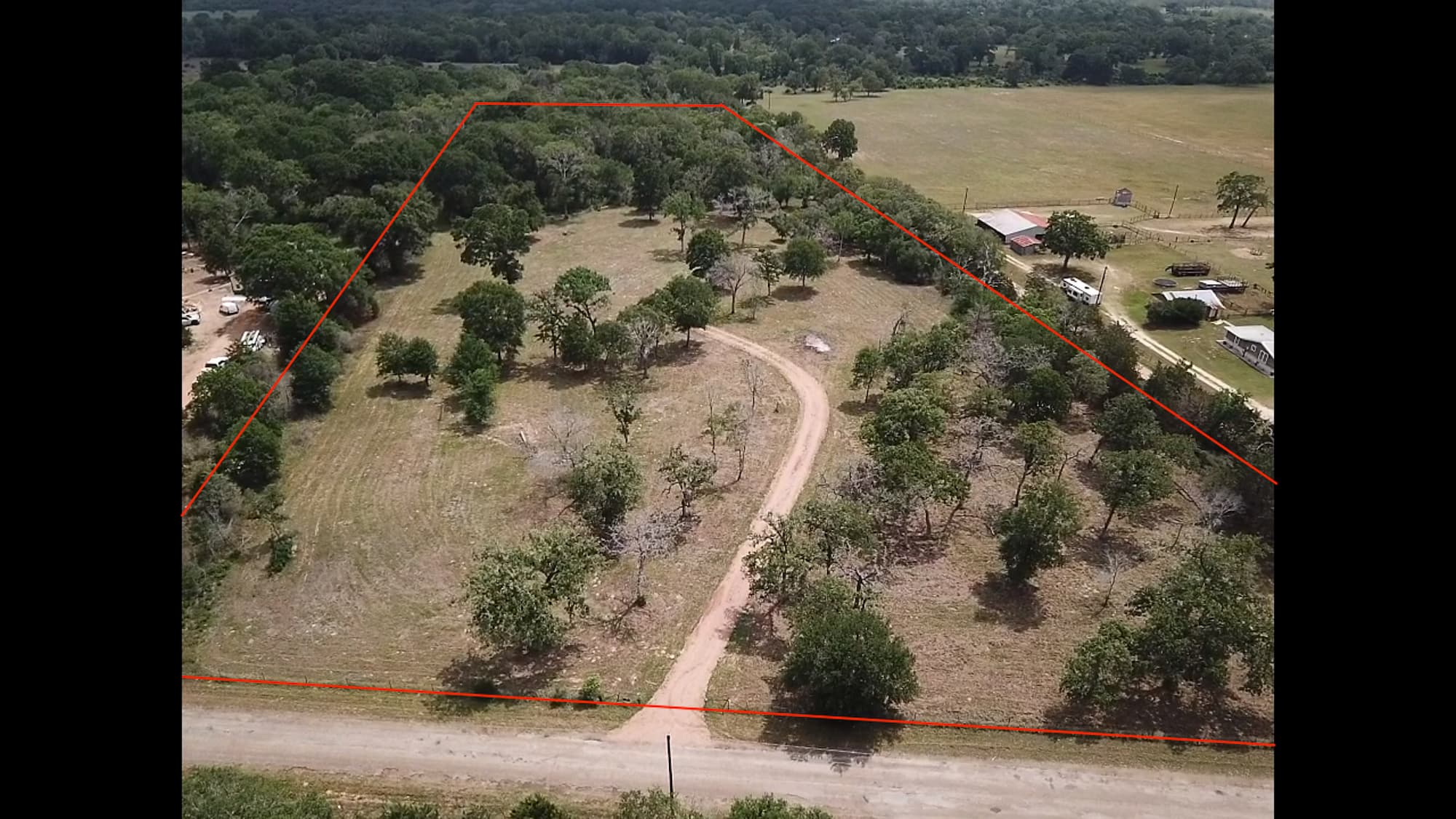 8689 CR 132, Hallettsville, TX 77964 — public listing photo 5