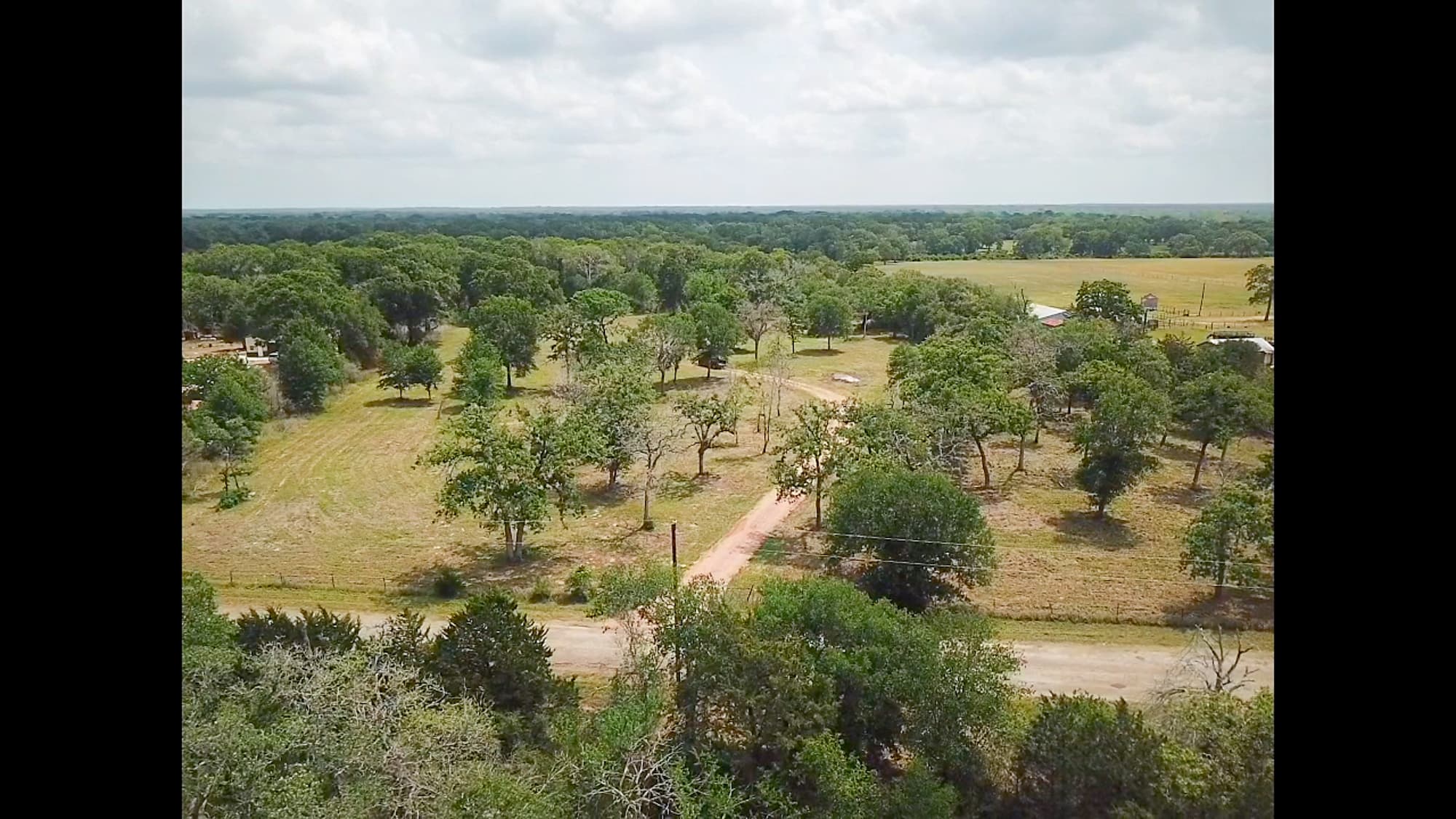 8689 CR 132, Hallettsville, TX 77964 — public listing photo 13