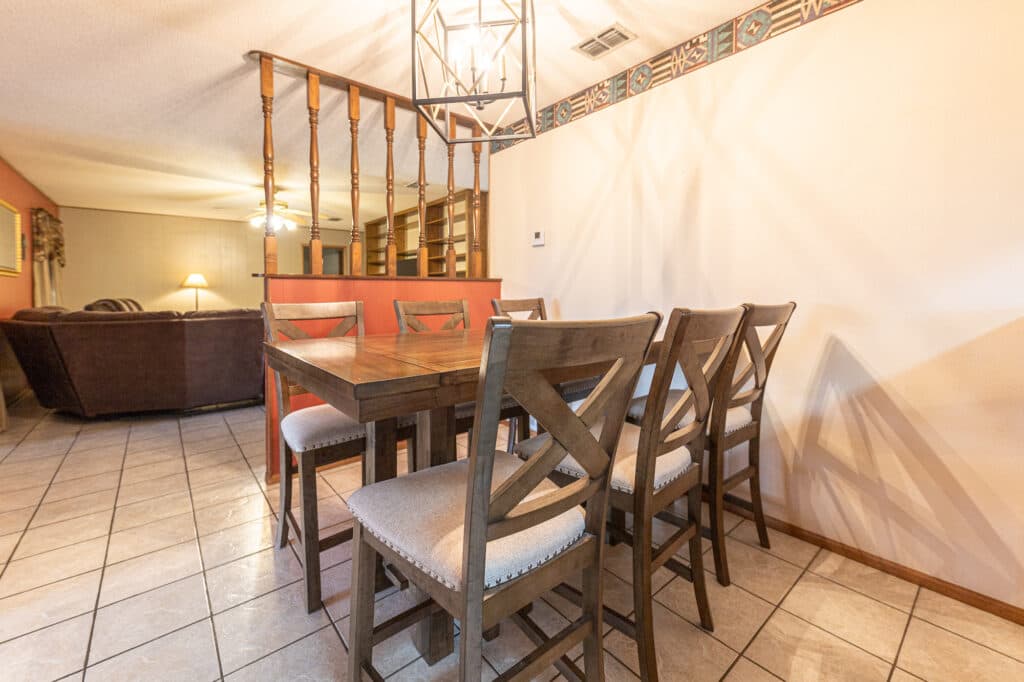 911 S. Peck St., Shiner — public listing photo 9