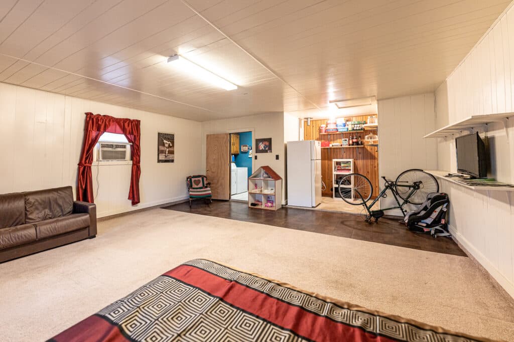 911 S. Peck St., Shiner — public listing photo 13