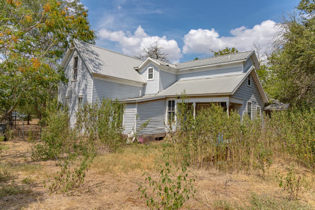 921 CR 359, Shiner, TX 77984 — public listing photo 2