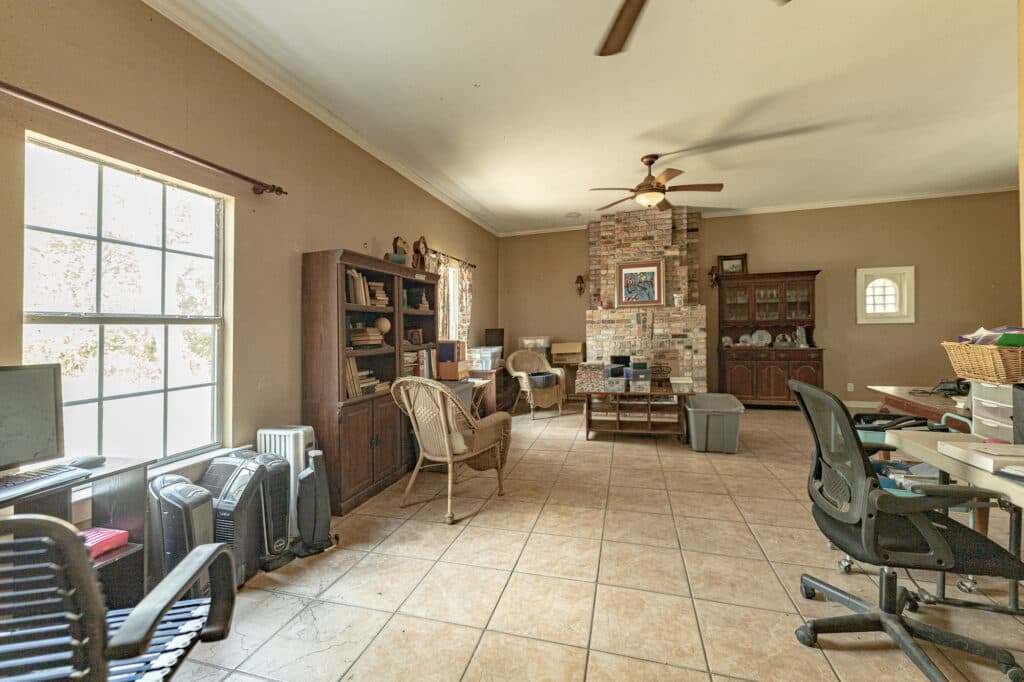 921 CR 359, Shiner, TX 77984 — public listing photo 7
